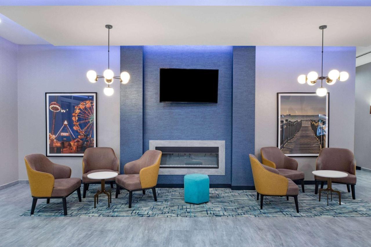 La Quinta Inn & Suites By Wyndham Galveston North At I-45 Екстер'єр фото