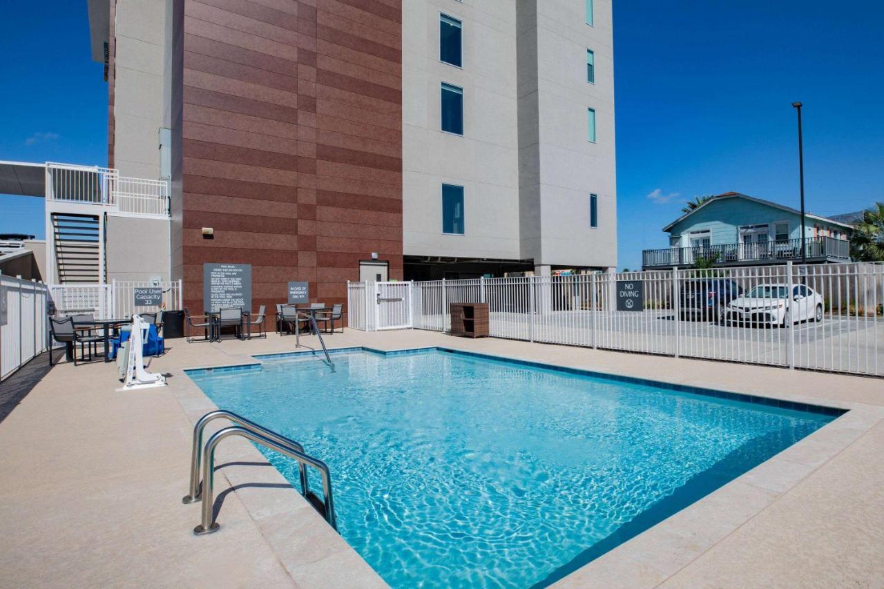 La Quinta Inn & Suites By Wyndham Galveston North At I-45 Екстер'єр фото