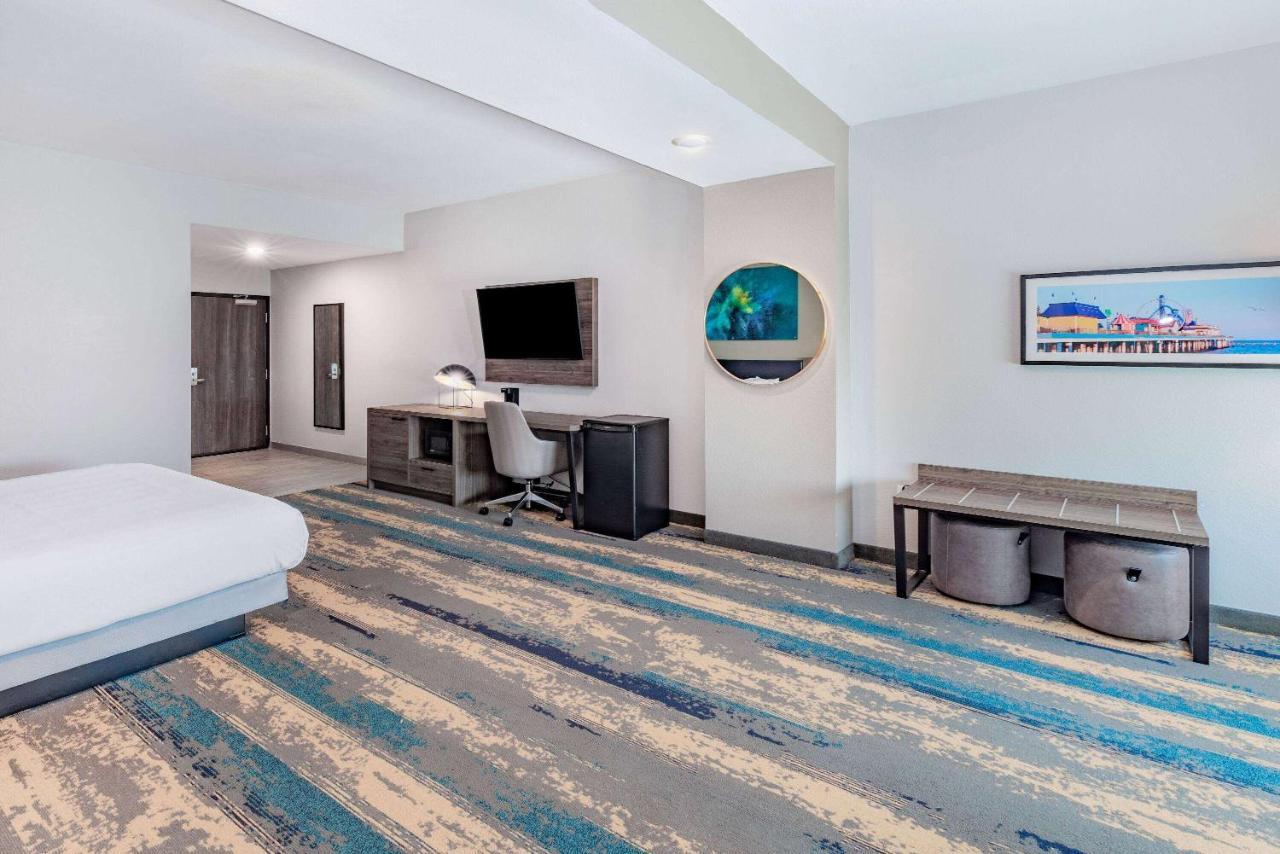 La Quinta Inn & Suites By Wyndham Galveston North At I-45 Екстер'єр фото