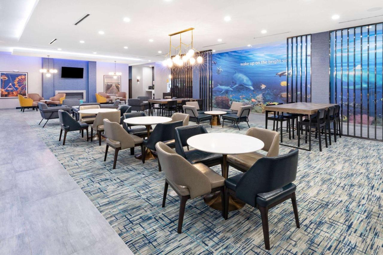 La Quinta Inn & Suites By Wyndham Galveston North At I-45 Екстер'єр фото
